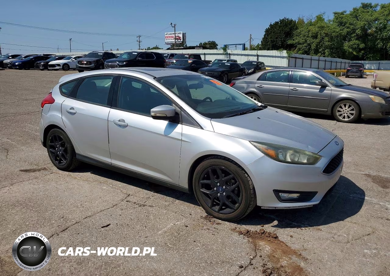2016 Ford Focus Se VIN:1FADP3K24GL333006 - 4
