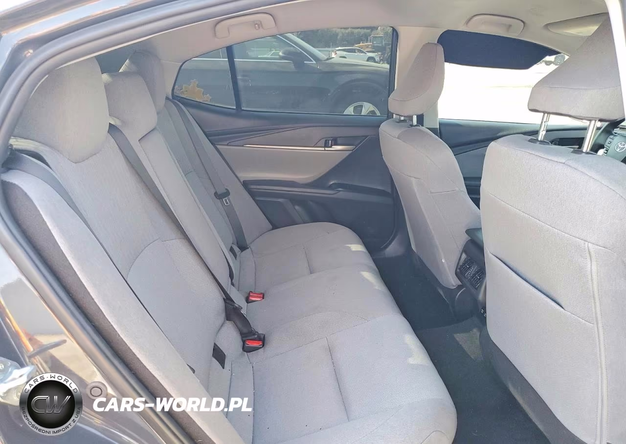 2025 Toyota Camry Le VIN:4T1DAACKXSU018773 - 10