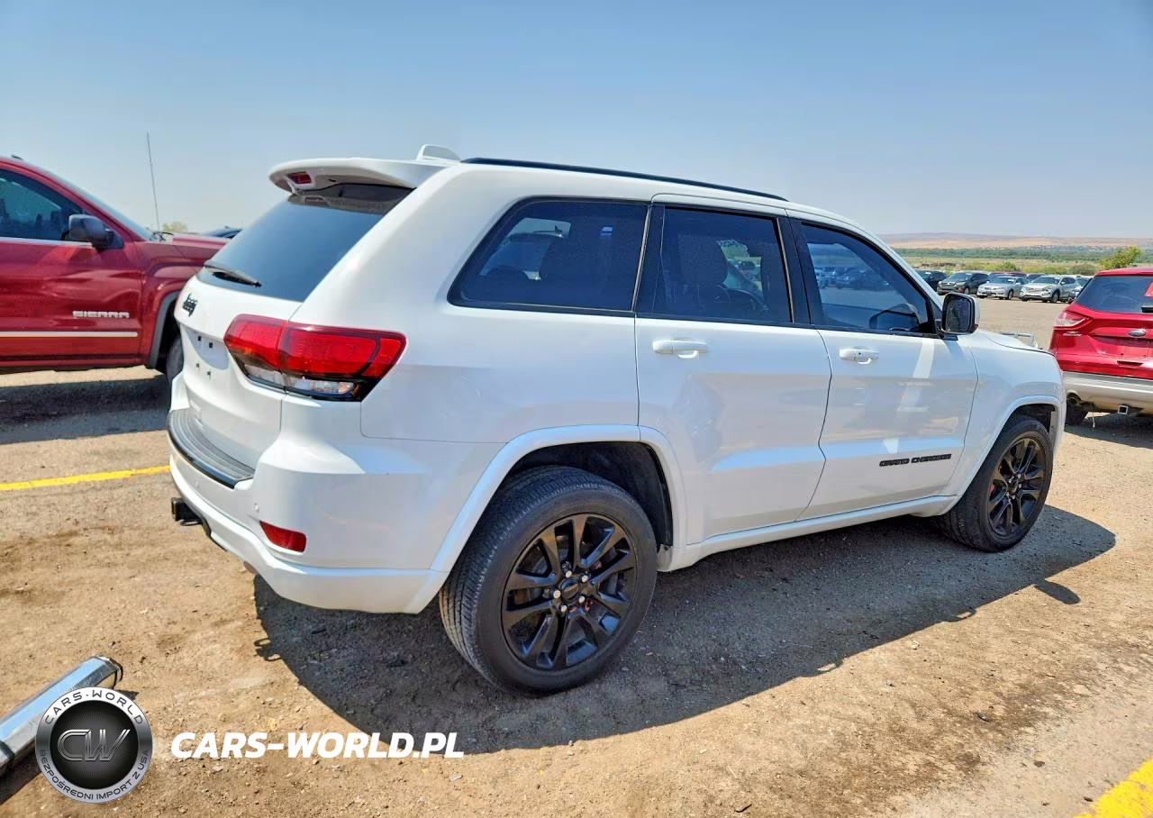 2018 Jeep Grand Cherokee Laredo VIN:1C4RJFAG0JC287312 - 3