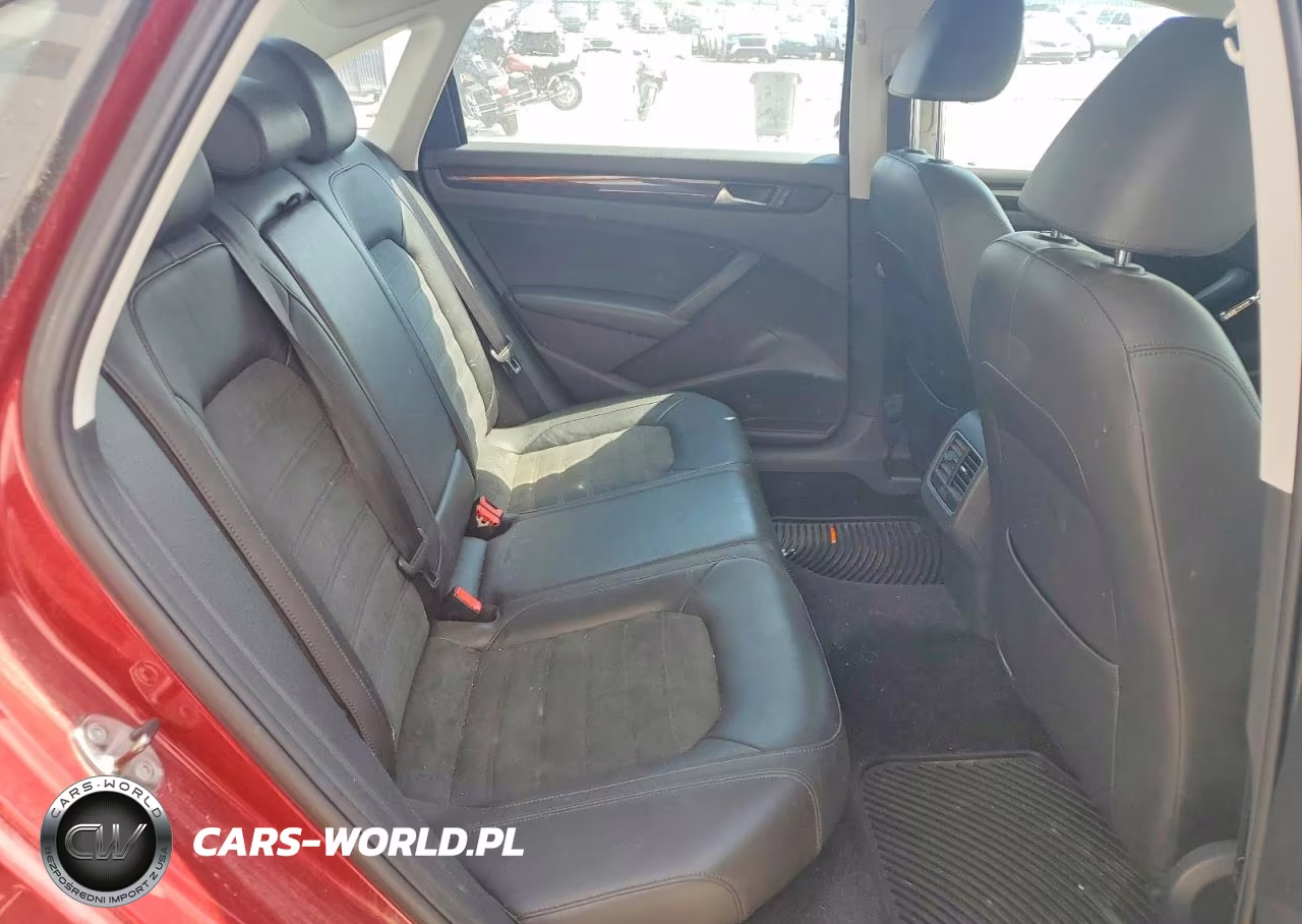 2015 Volkswagen Passat Sel VIN:1VWCV7A37FC012960 - 10