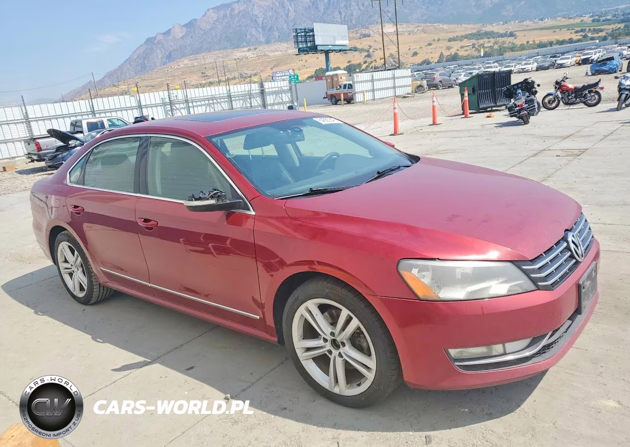 2015 Volkswagen Passat Sel VIN:1VWCV7A37FC012960 - 4