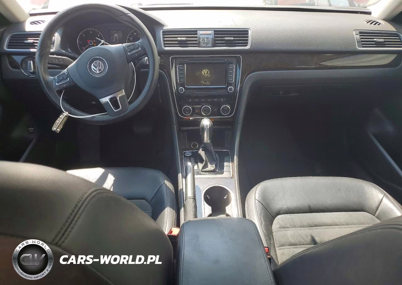2015 Volkswagen Passat Sel VIN:1VWCV7A37FC012960 - 8