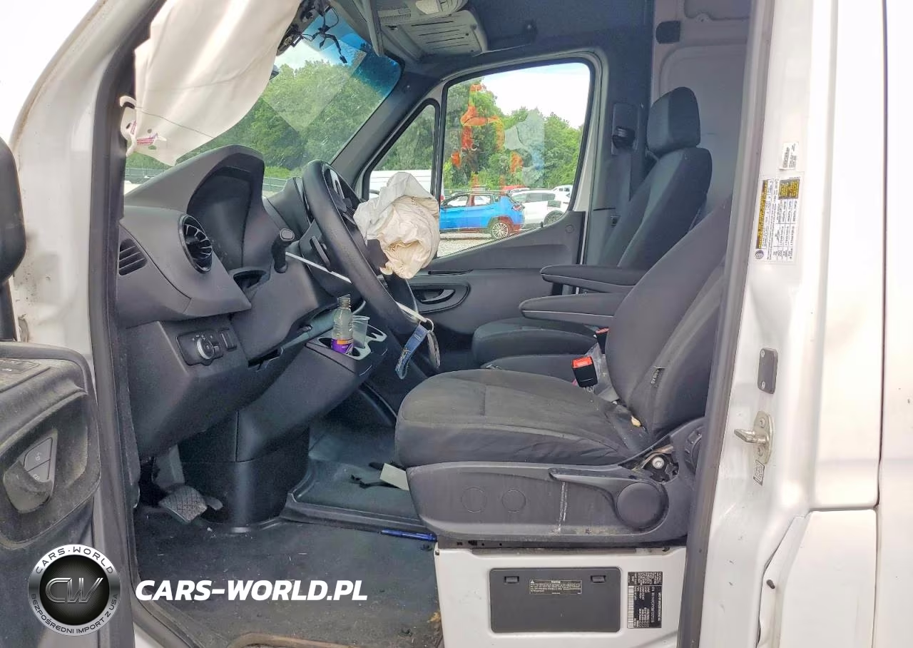 2021 Mercedes-Benz Sprinter 2500 VIN:W1Y40CHY0MT057215 - 7