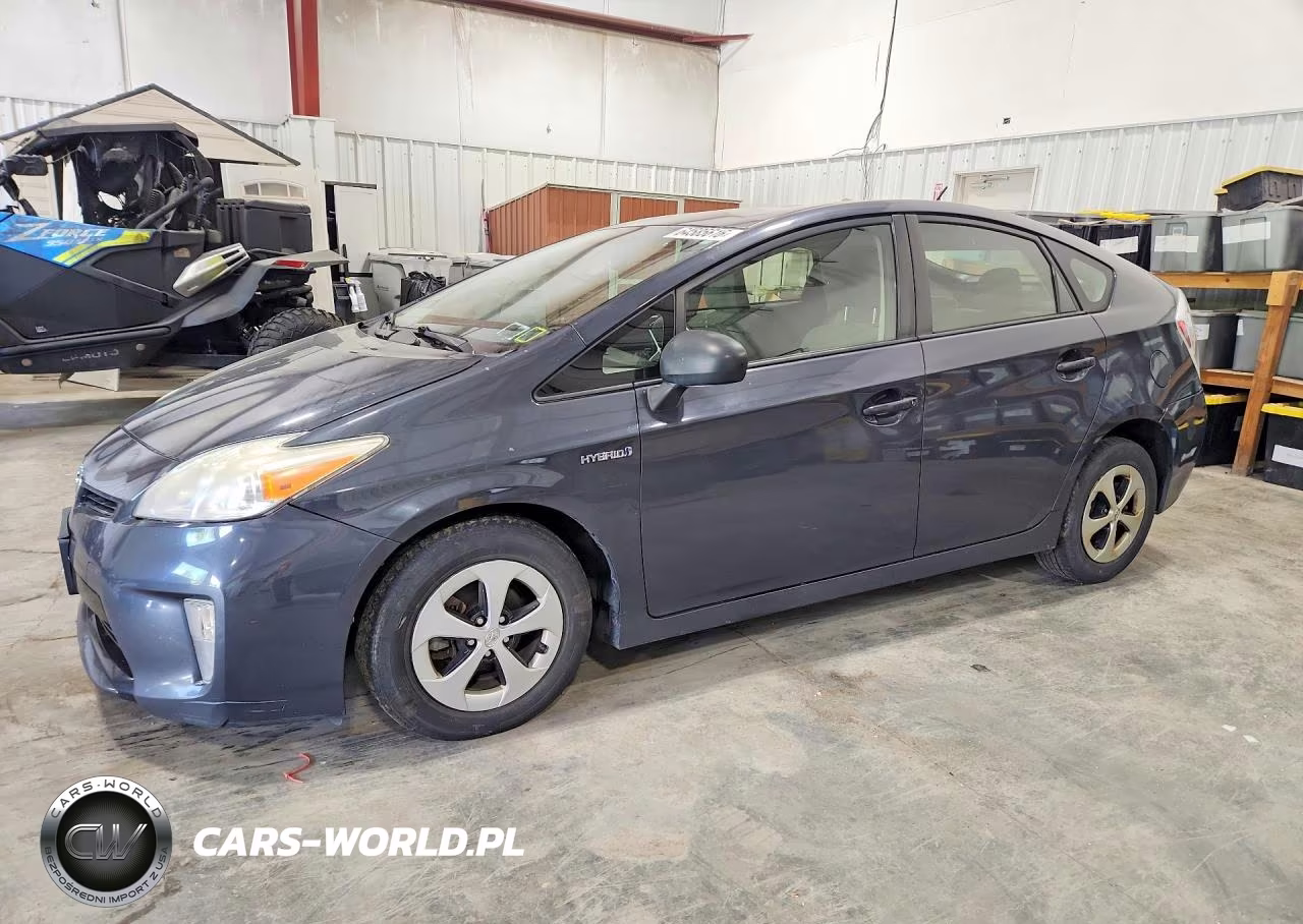 2013 Toyota Prius Two – zdjęcie 1 z 12
