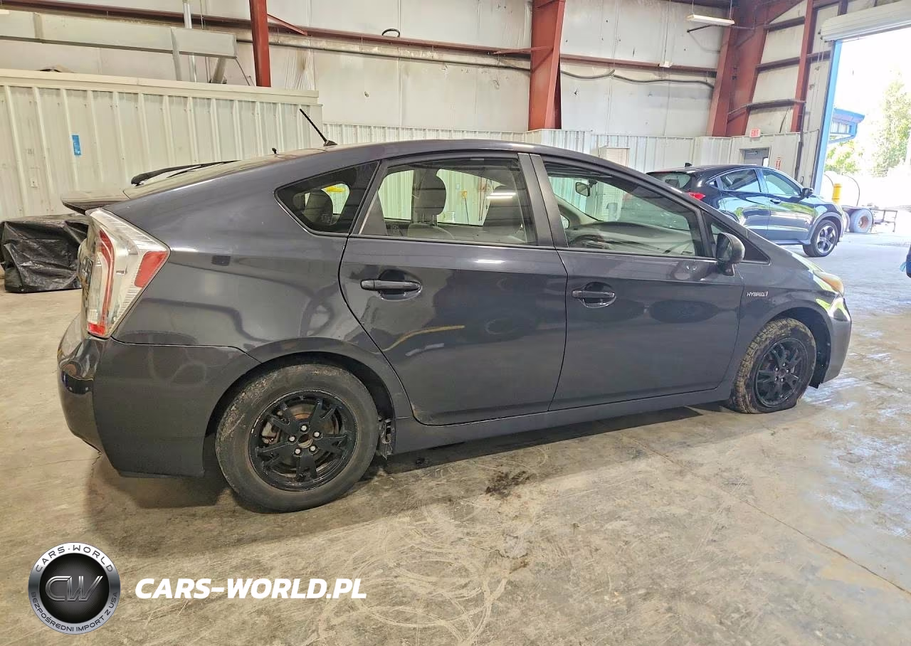 2013 Toyota Prius Two VIN:JTDKN3DU8D1684305 - 3