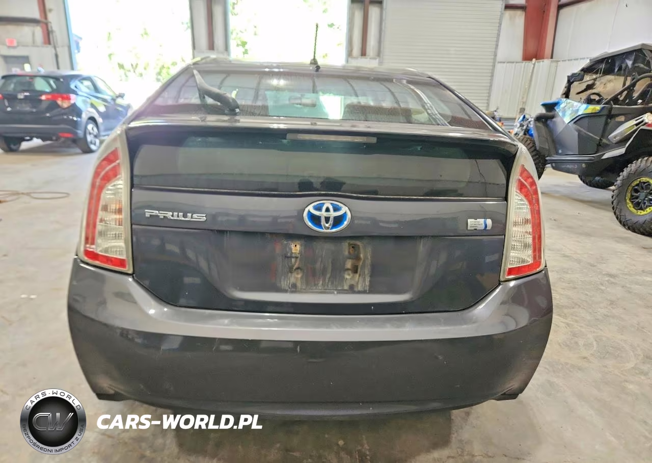 2013 Toyota Prius Two VIN:JTDKN3DU8D1684305 - 6