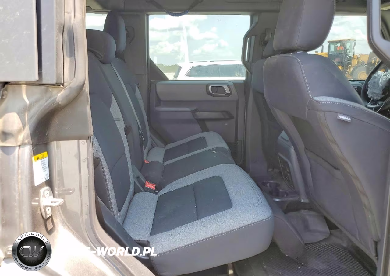 2022 Ford Bronco Base VIN:1FMEE5DP2NLA71942 - 10