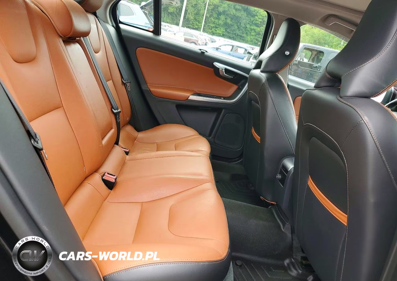 2018 Volvo S60 Inscription VIN:LYV402TK8JB190404 - 10