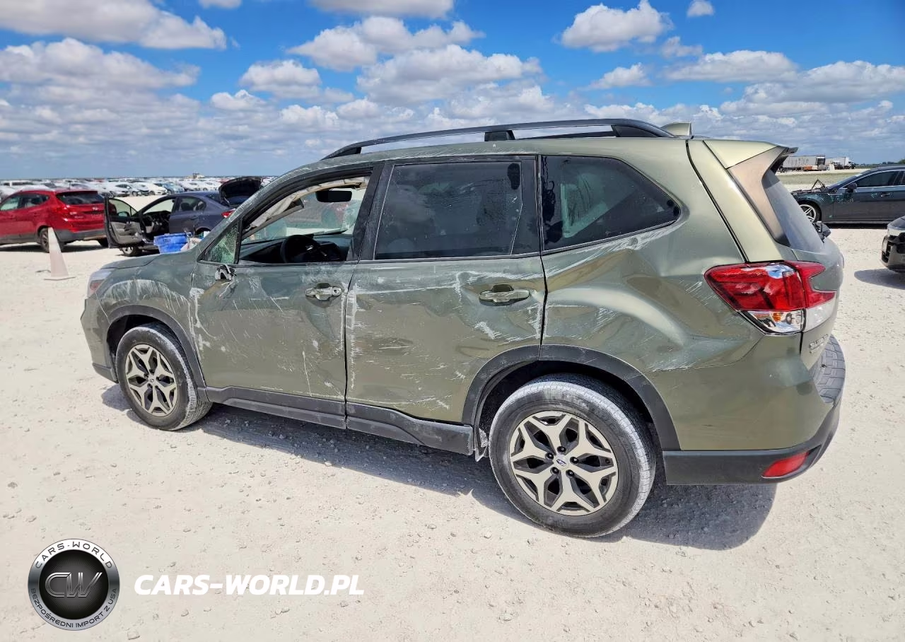 2021 Subaru Forester Premium VIN:JF2SKAJC8MH437769 - 2