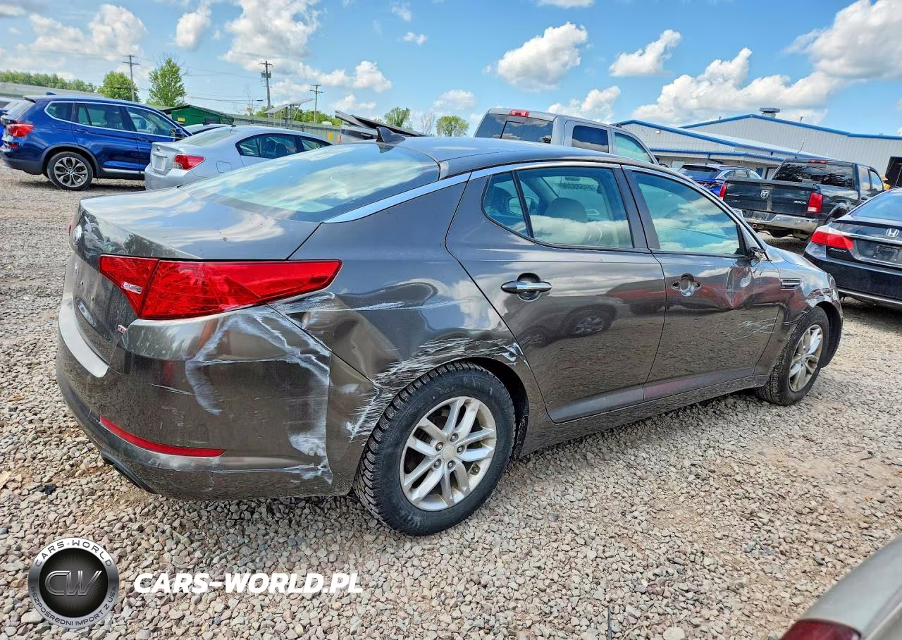 2013 Kia Optima Lx VIN:5XXGM4A70DG256052 - 3