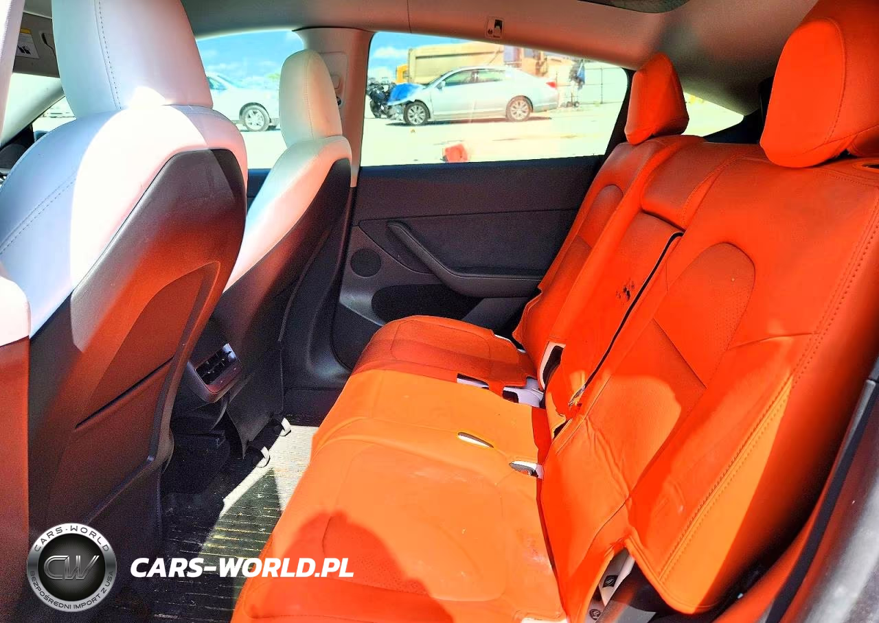 2025 Tesla Model Y VIN:7SAYGAEE3SF269478 - 10