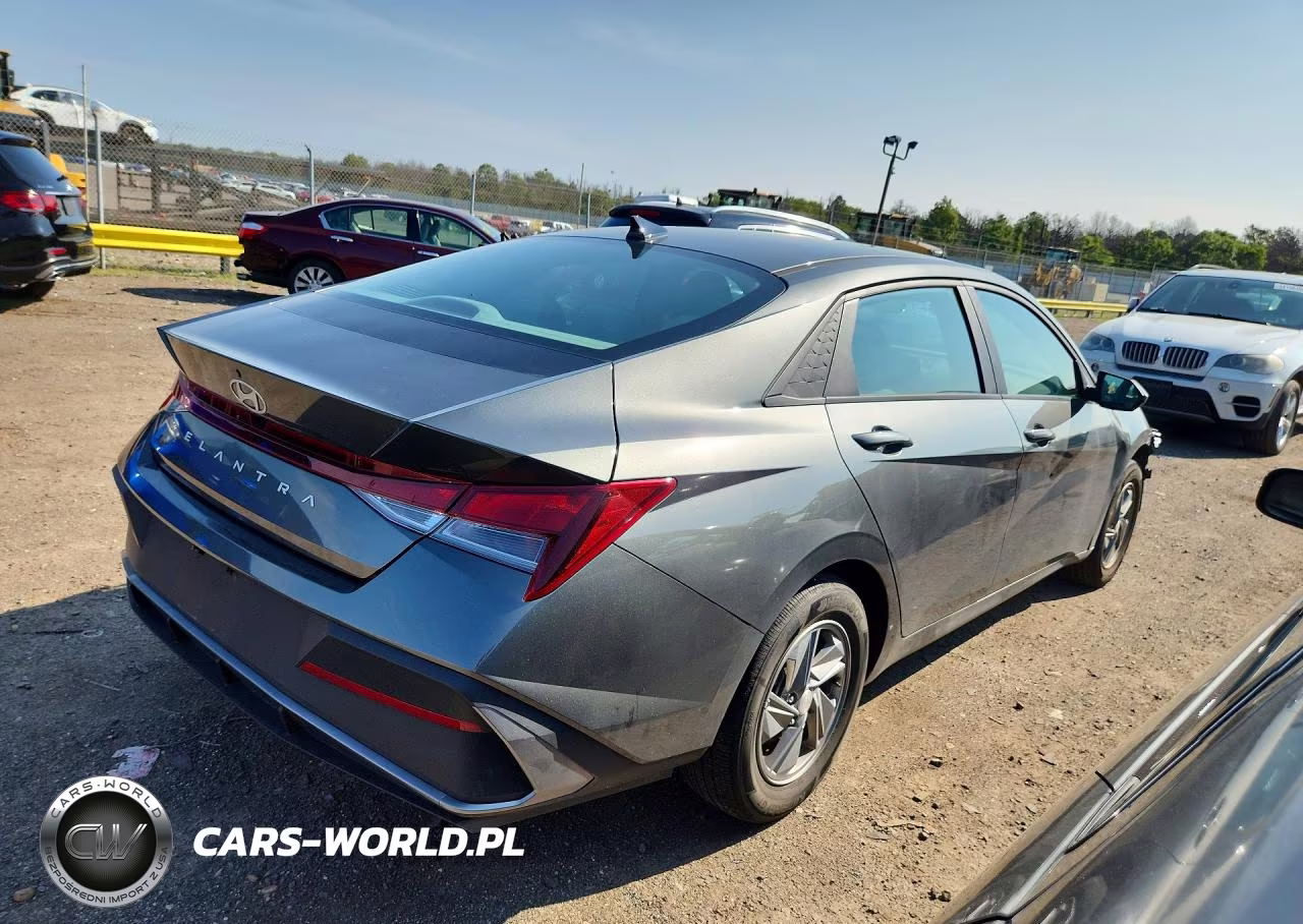 2024 Hyundai Elantra Se VIN:KMHLL4DG1RU810869 - 3