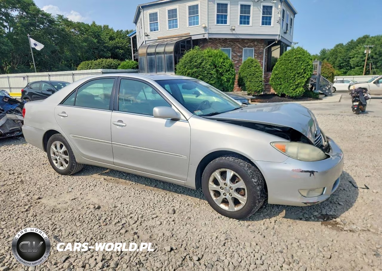 2005 Toyota Camry Xle V6 VIN:4T1BF30K05U104736 - 4