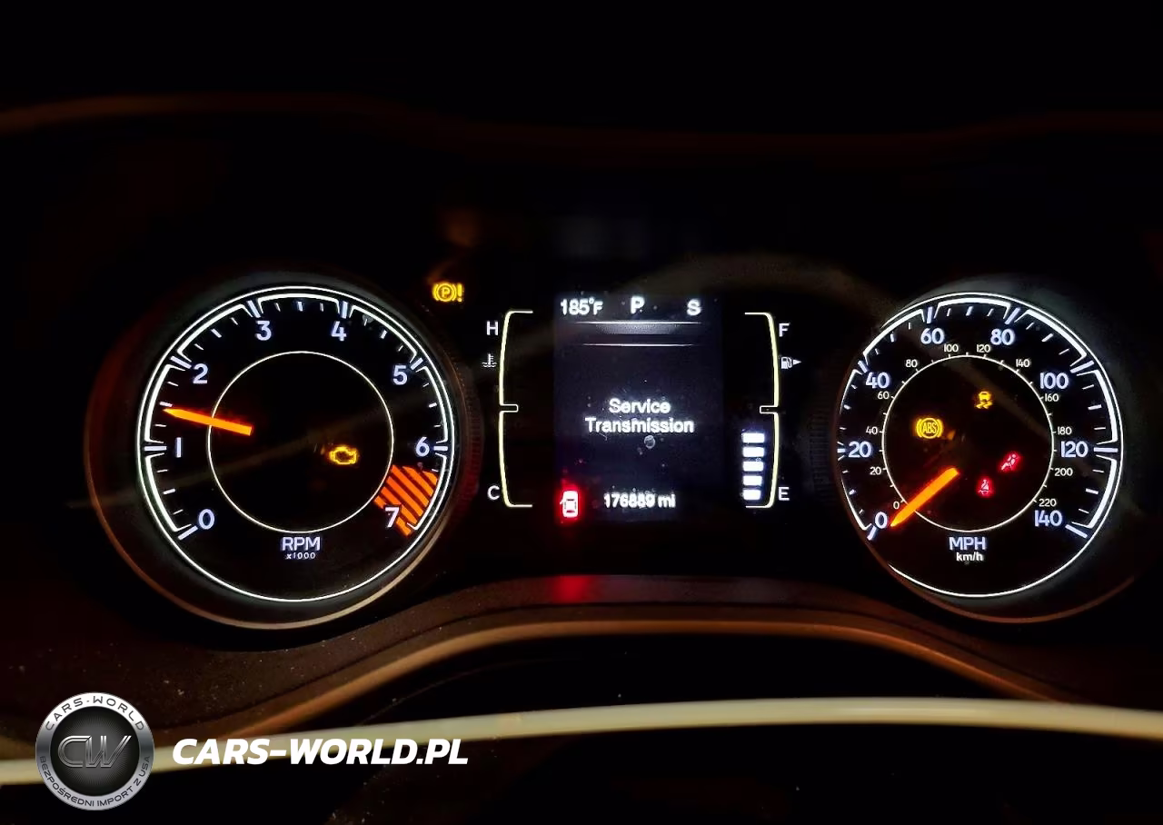 2015 Jeep Cherokee Sport VIN:1C4PJLAB4FW547176 - 9