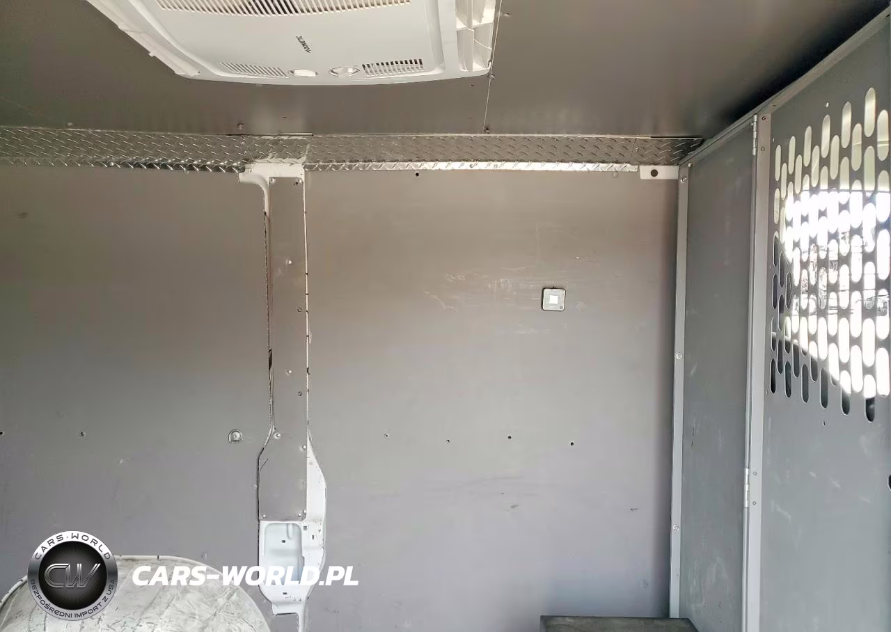 2018 Ram Promaster 1500 Refrigerated Delivery Van VIN:3C6TRVNG7JE124594 - 11