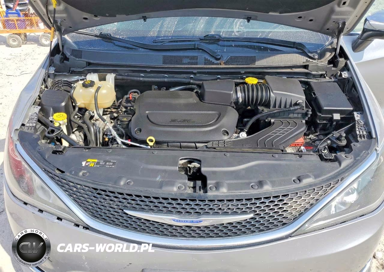 2020 Chrysler Pacifica Touring L VIN:2C4RC1BG5LR279681 - 12