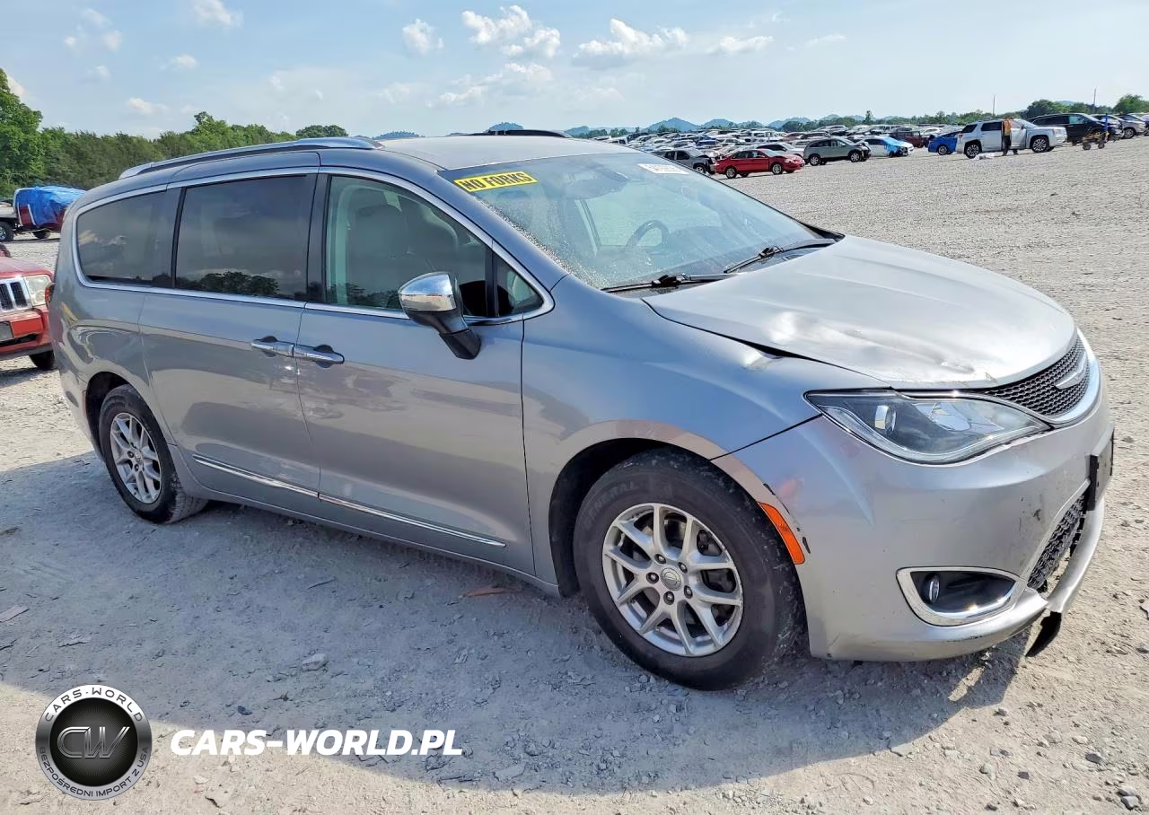 2020 Chrysler Pacifica Touring L VIN:2C4RC1BG5LR279681 - 4