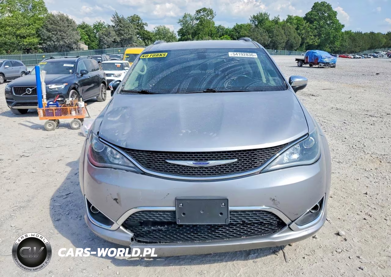 2020 Chrysler Pacifica Touring L VIN:2C4RC1BG5LR279681 - 5