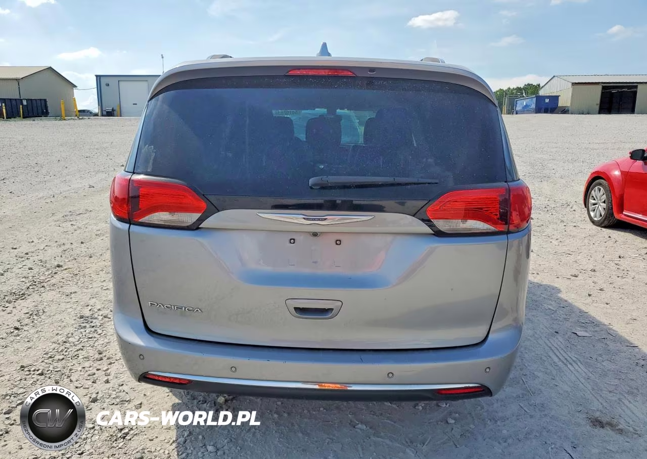 2020 Chrysler Pacifica Touring L VIN:2C4RC1BG5LR279681 - 6