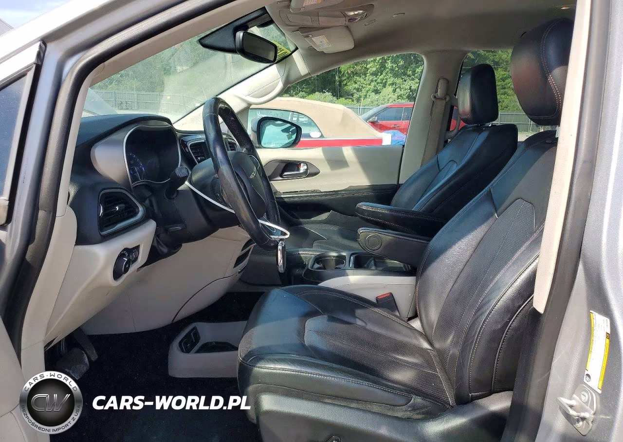 2020 Chrysler Pacifica Touring L VIN:2C4RC1BG5LR279681 - 7