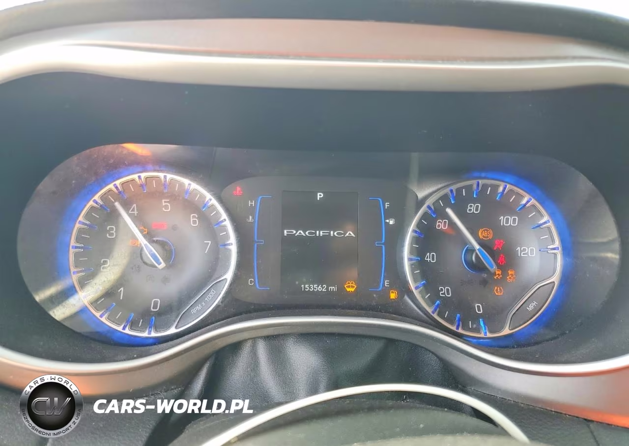 2020 Chrysler Pacifica Touring L VIN:2C4RC1BG5LR279681 - 9