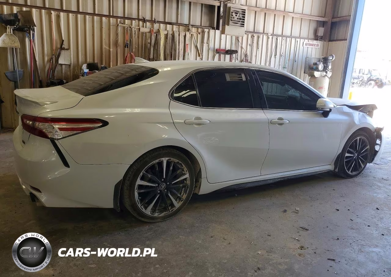 2020 Toyota Camry Xse VIN:4T1K61AK9LU863921 - 3