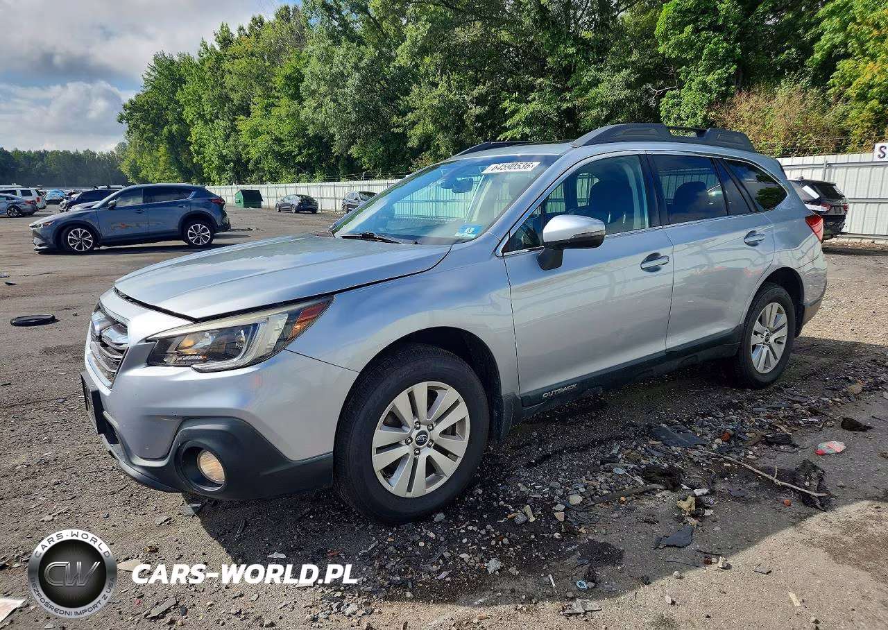 2018 Subaru Outback 2.5I Premium VIN:4S4BSAHC9J3393953 - 1