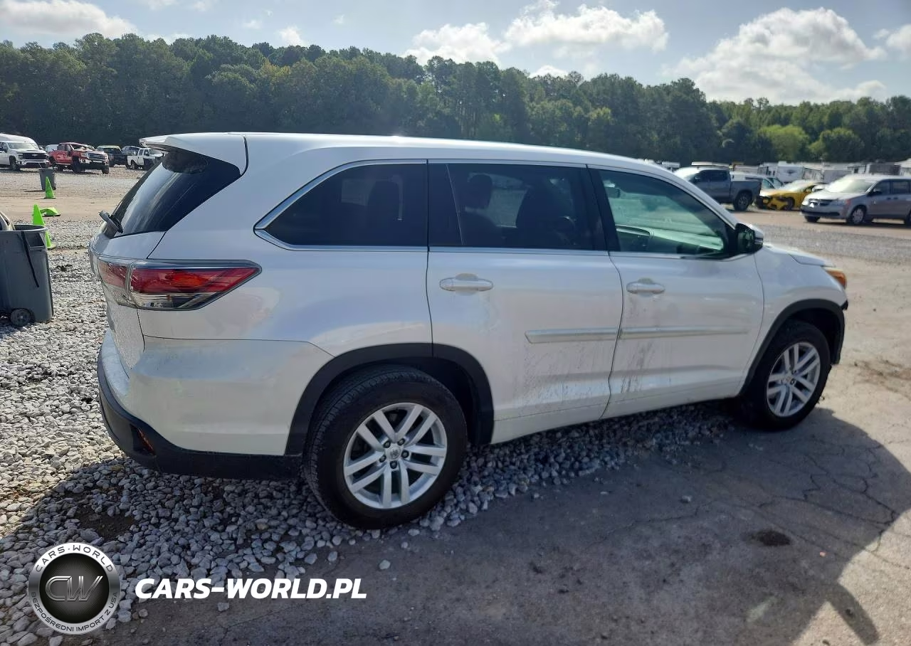 2015 Toyota Highlander Le VIN:5TDZKRFH7FS102033 - 3