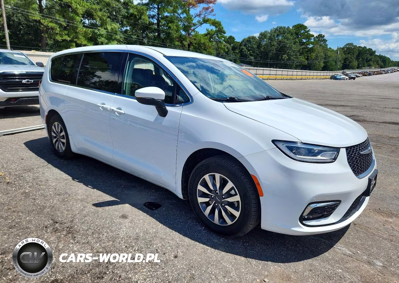2023 Chrysler Pacifica Hybrid Touring L VIN:2C4RC1L78PR622391 - 4
