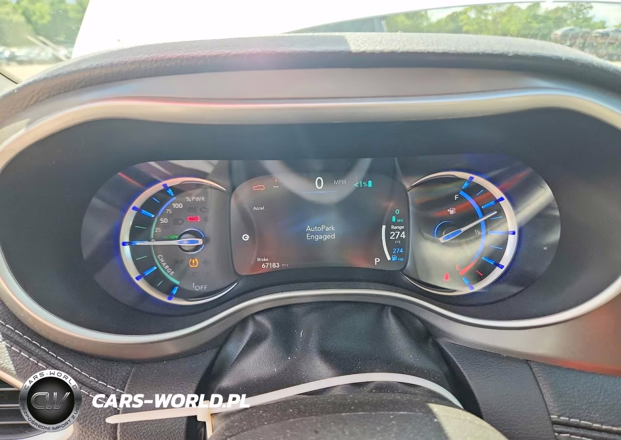 2023 Chrysler Pacifica Hybrid Touring L VIN:2C4RC1L78PR622391 - 9