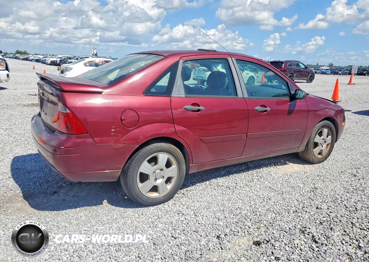 2007 Ford Focus Zx4 VIN:1FAHP34N37W365047 - 3