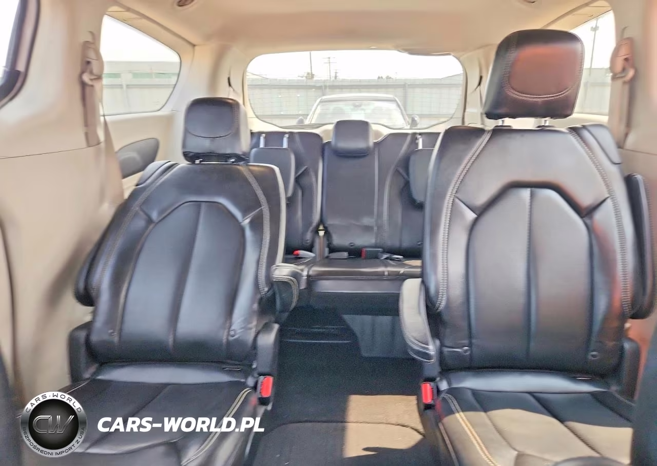 2020 Chrysler Voyager Lxi VIN:2C4RC1DG4LR157200 - 10