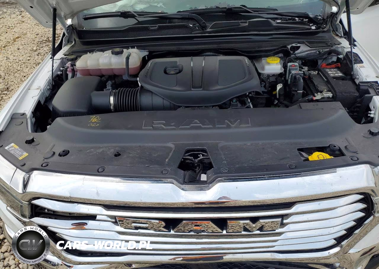 2025 Ram 1500 Laramie VIN:1C6SRFJP2SN567594 - 11