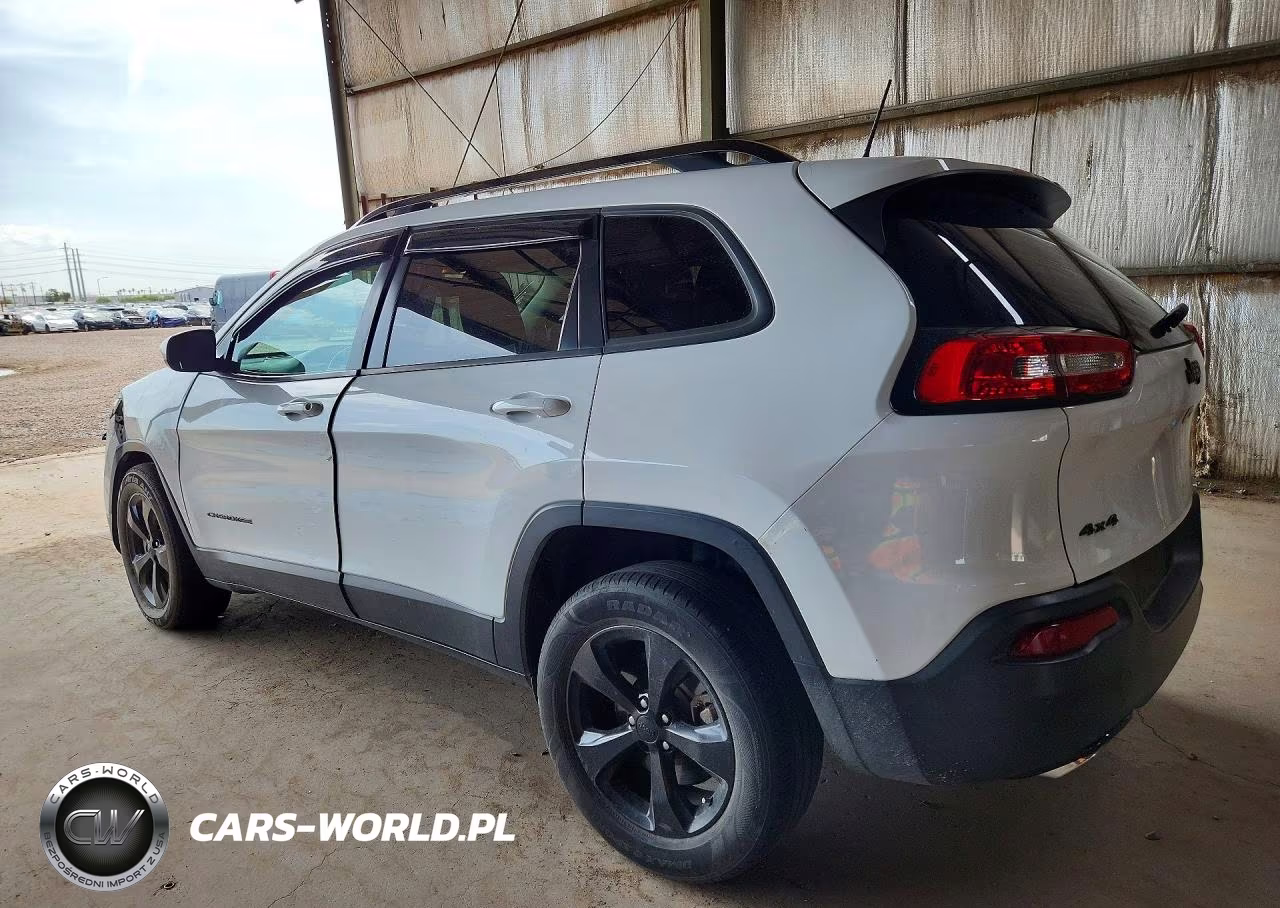 2018 Jeep Cherokee Latitude VIN:1C4PJMCX6JD571739 - 2