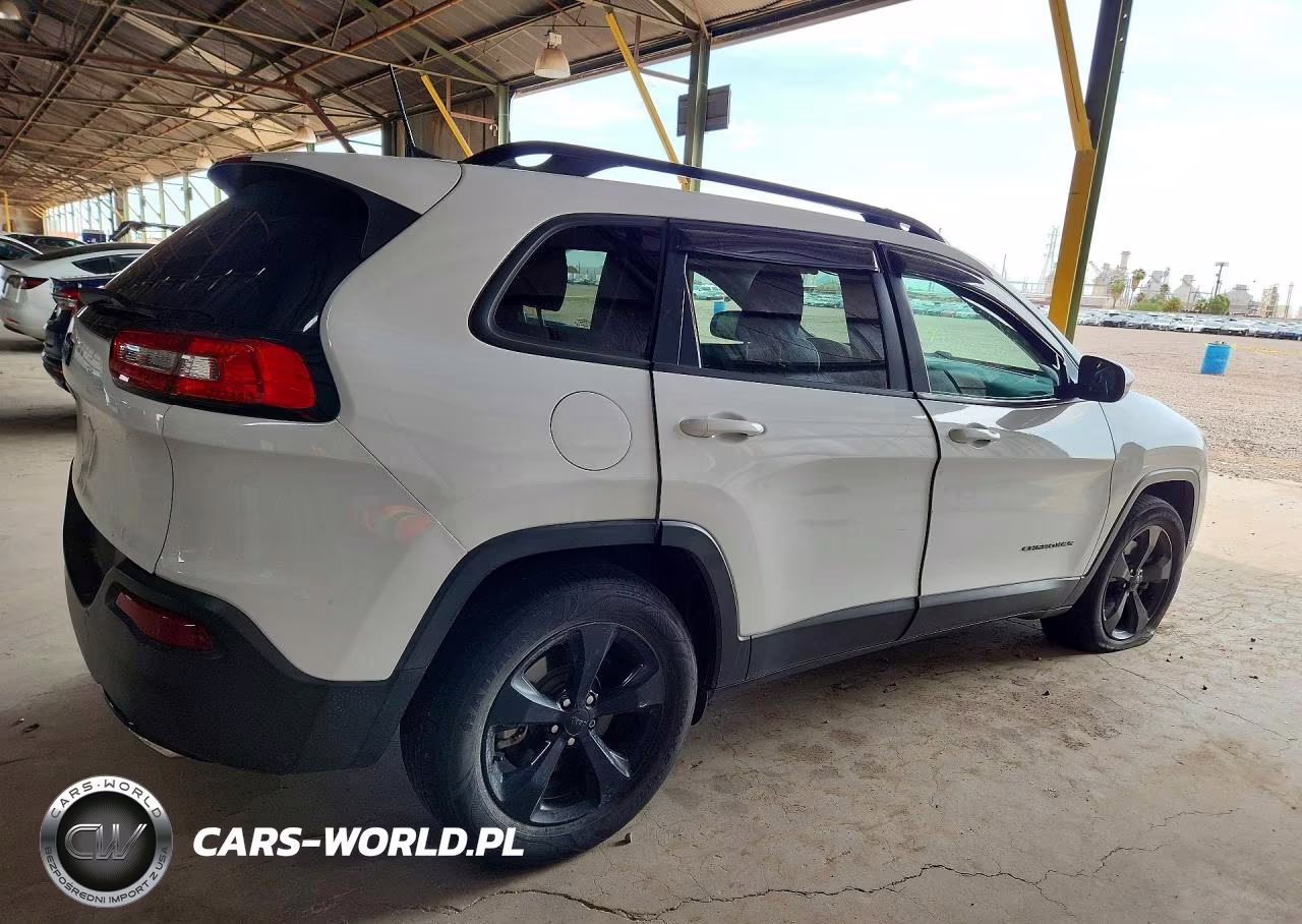 2018 Jeep Cherokee Latitude VIN:1C4PJMCX6JD571739 - 3