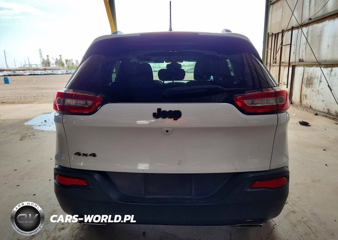 2018 Jeep Cherokee Latitude VIN:1C4PJMCX6JD571739 - 6