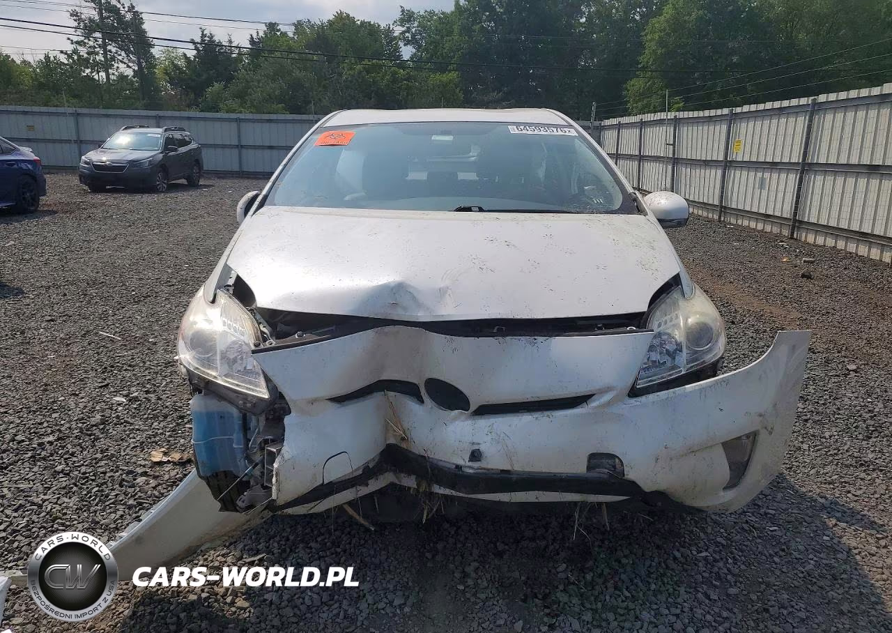 2015 Toyota Prius Persona Series VIN:JTDKN3DU4F0399352 - 5