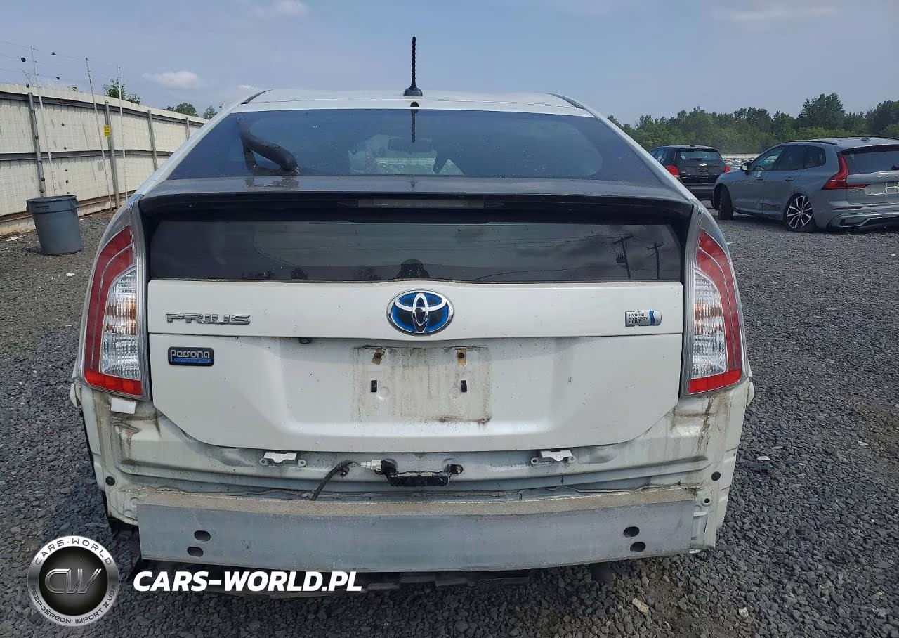 2015 Toyota Prius Persona Series VIN:JTDKN3DU4F0399352 - 6