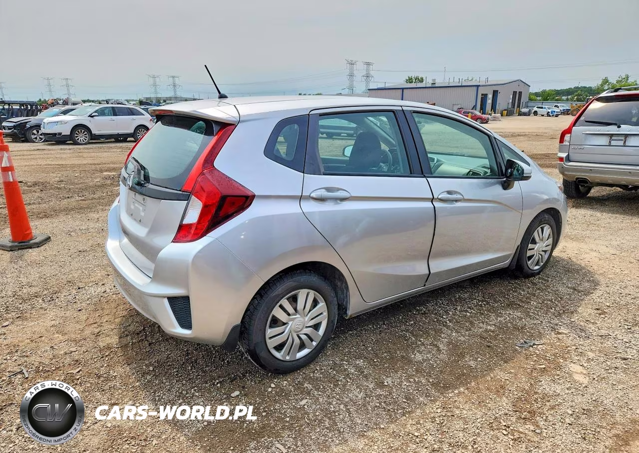 2015 Honda Fit Lx VIN:3HGGK5H54FM738588 - 3