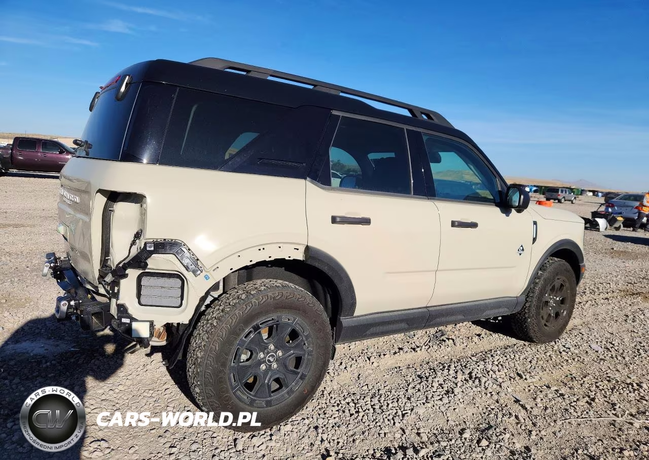 2025 Ford Bronco Sport Outer Banks VIN:3FMCR9CN6SRF35573 - 3