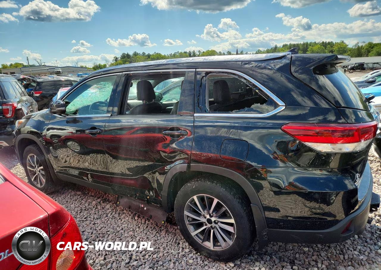 2019 Toyota Highlander Xle VIN:5TDJZRFH7KS589429 - 2