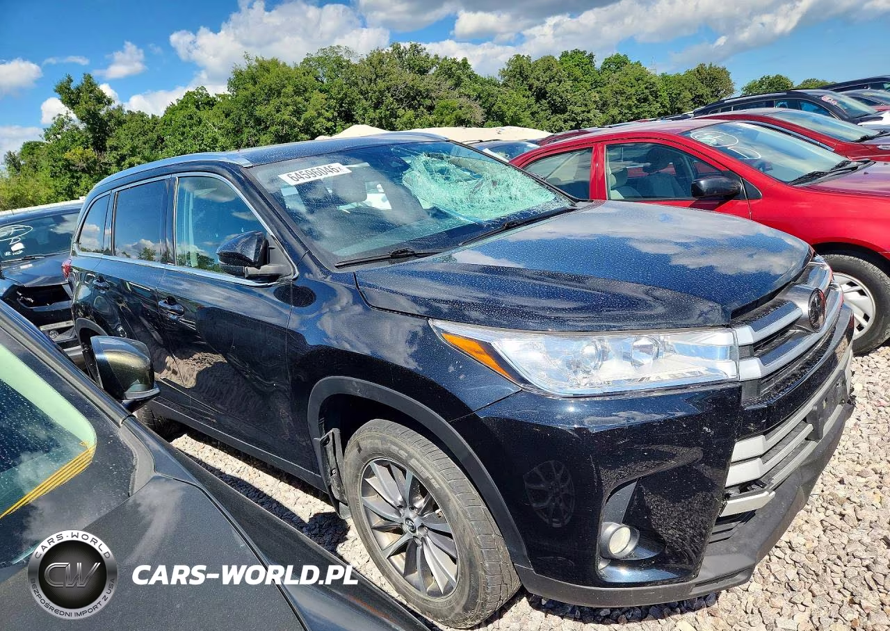 2019 Toyota Highlander Xle VIN:5TDJZRFH7KS589429 - 4
