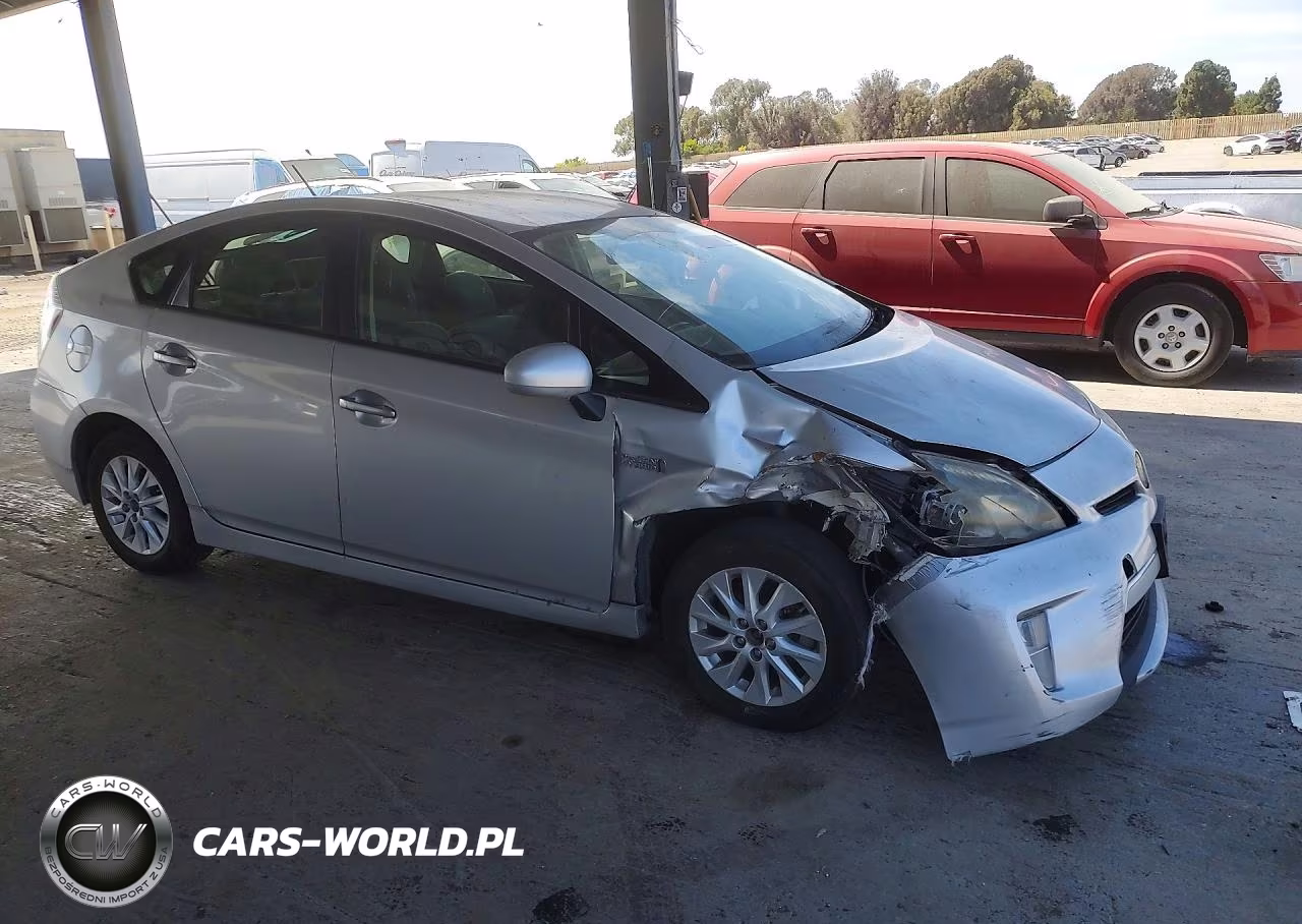 2013 Toyota Prius Plug-In Hybrid Base VIN:JTDKN3DP8D3043749 - 4