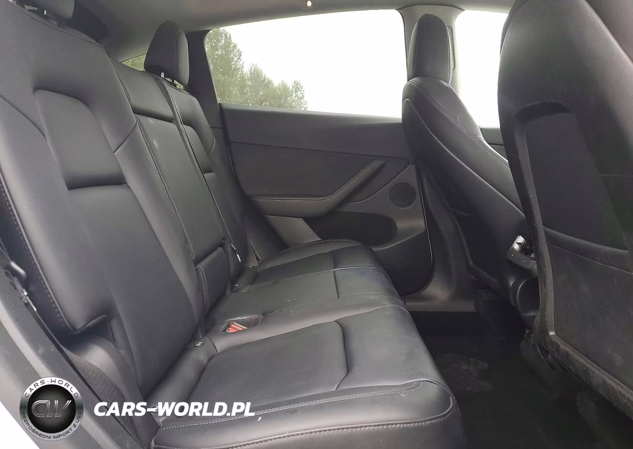 2022 Tesla Model Y VIN:7SAYGDEE8NF574805 - 11