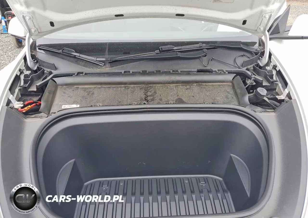 2022 Tesla Model Y VIN:7SAYGDEE8NF574805 - 12