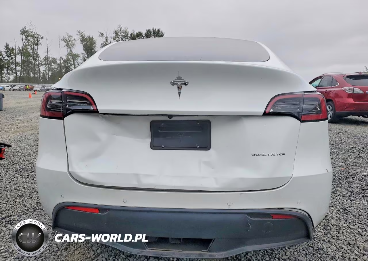 2022 Tesla Model Y VIN:7SAYGDEE8NF574805 - 6