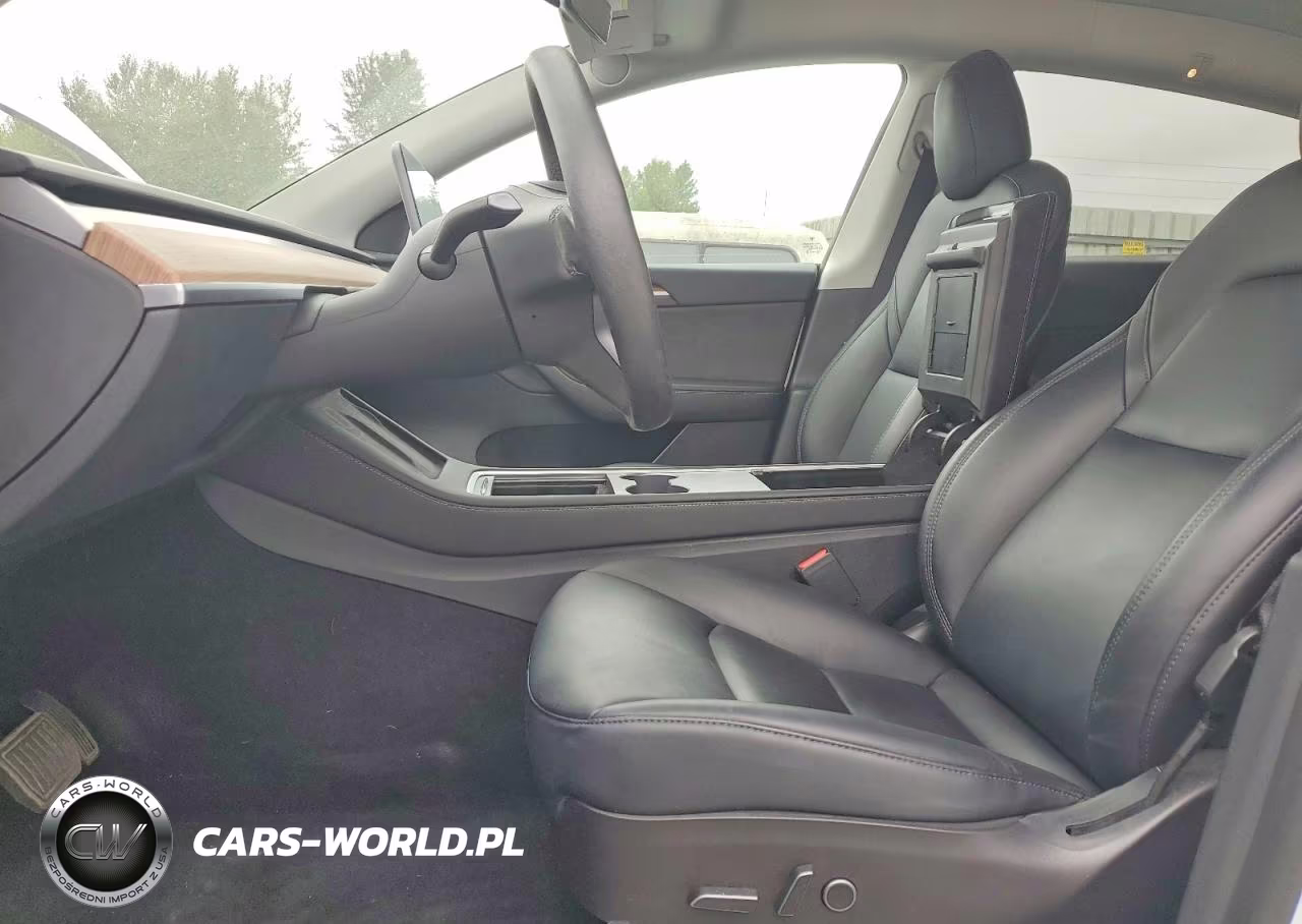 2022 Tesla Model Y VIN:7SAYGDEE8NF574805 - 7