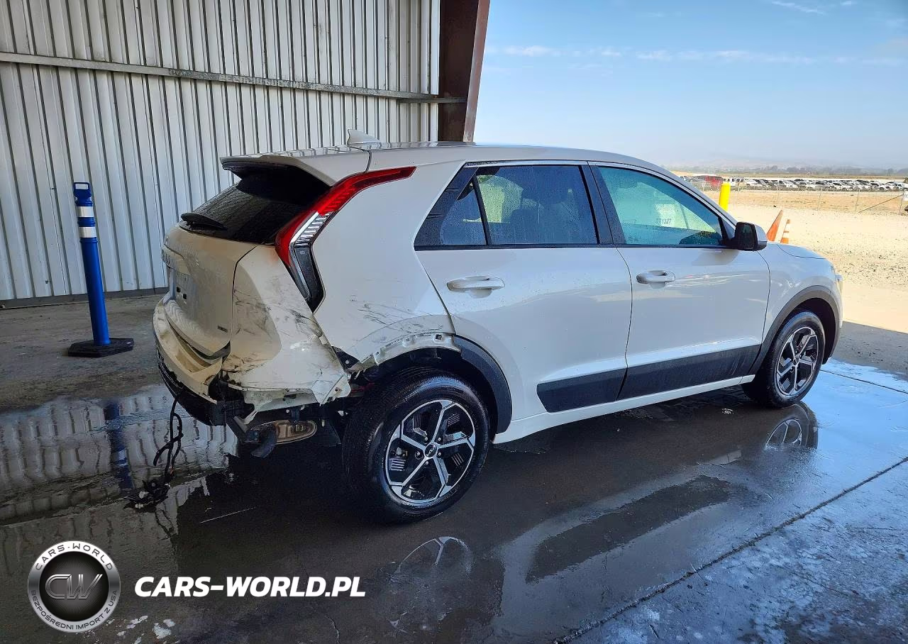 2026 Kia Niro Lx VIN:KNDCP3LE6T5331013 - 3