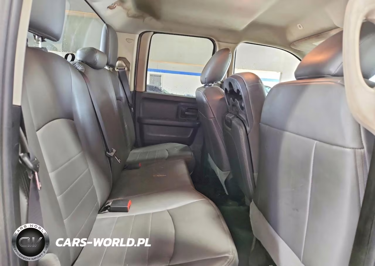 2019 Ram 1500 Classic Tradesman VIN:1C6RR6FG0KS603744 - 10
