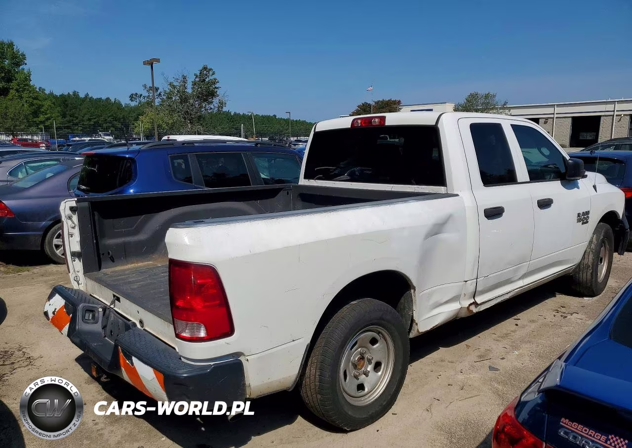 2019 Ram 1500 Classic Tradesman VIN:1C6RR6FG0KS603744 - 3